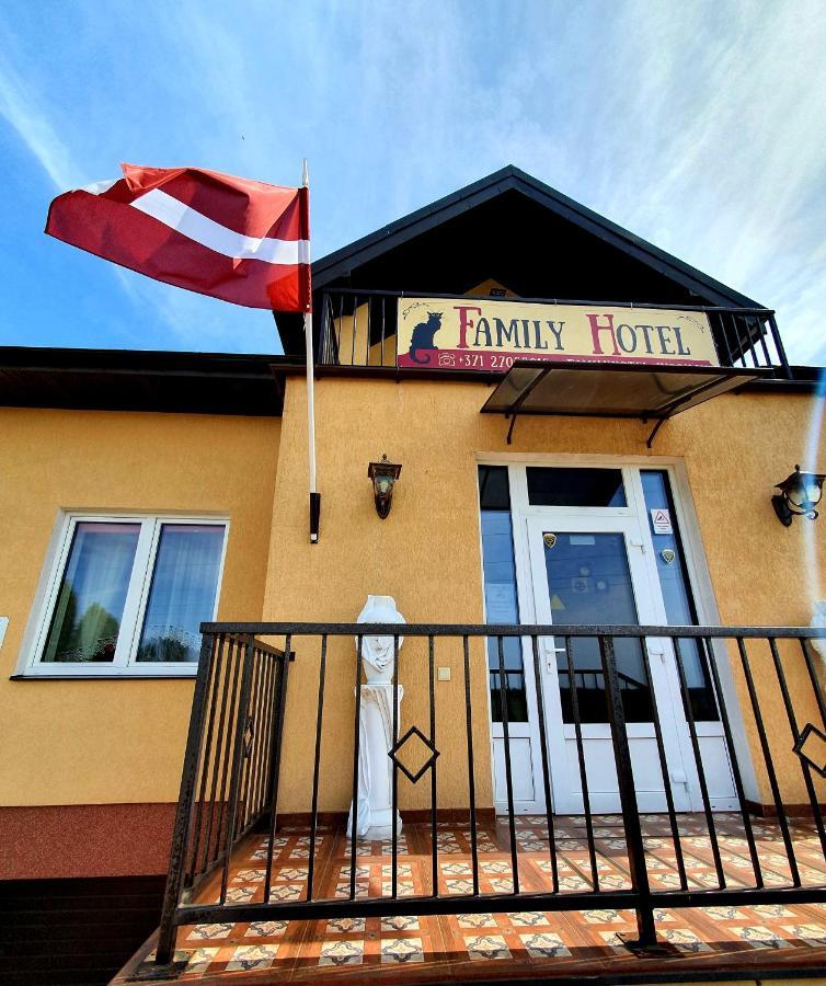 Family Hotel Daugavpils Esterno foto