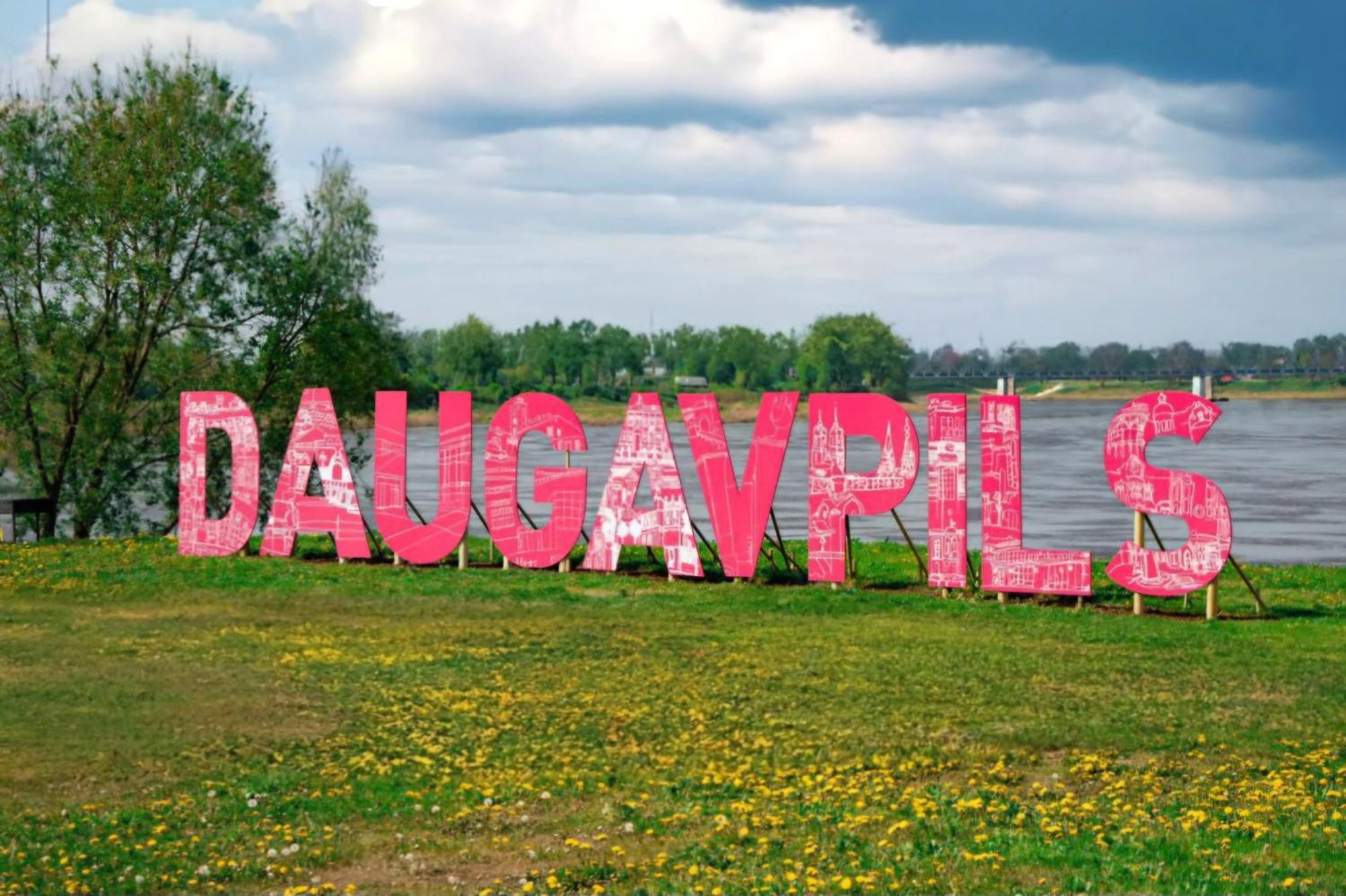 Family Hotel Daugavpils Esterno foto